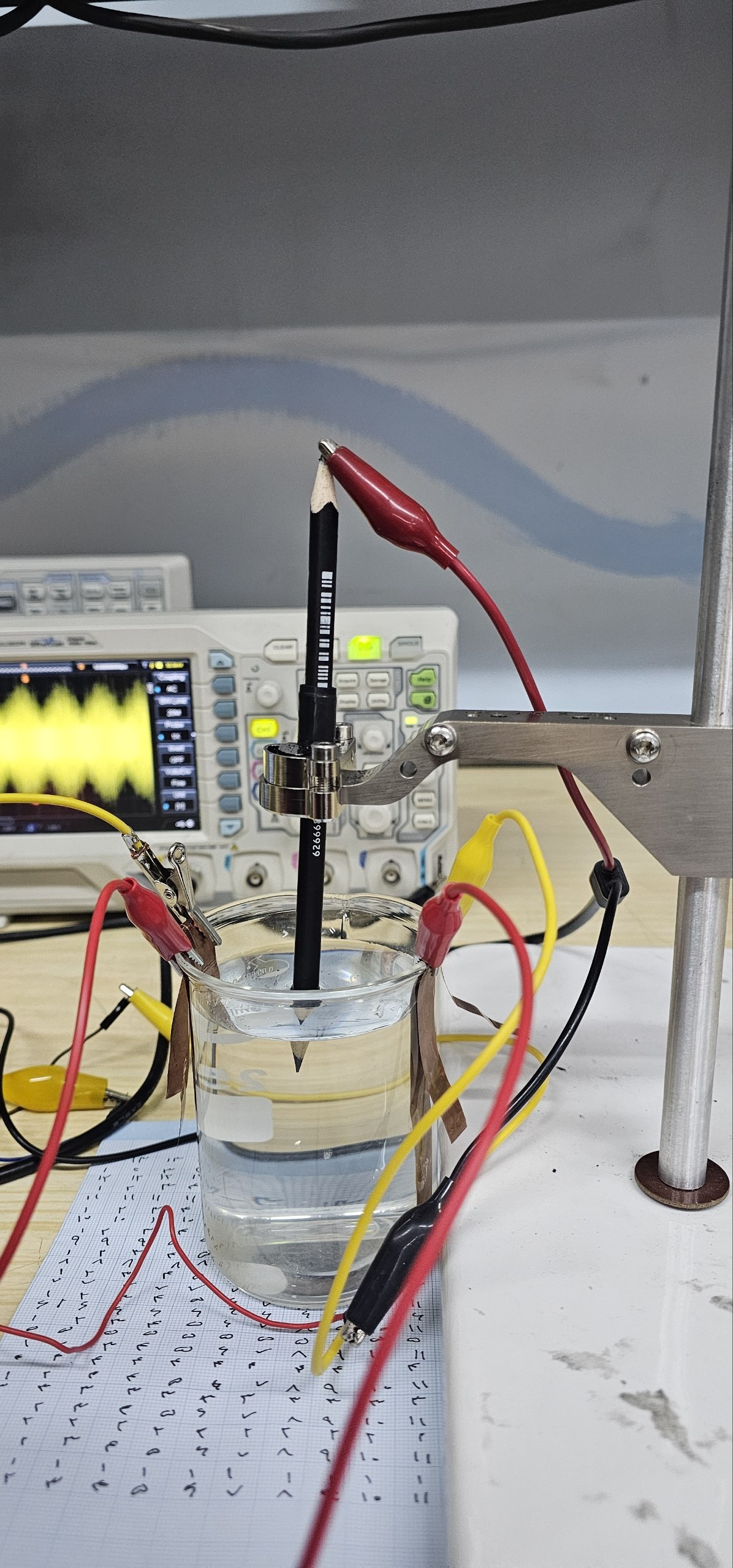 Probe in the saline phantom
